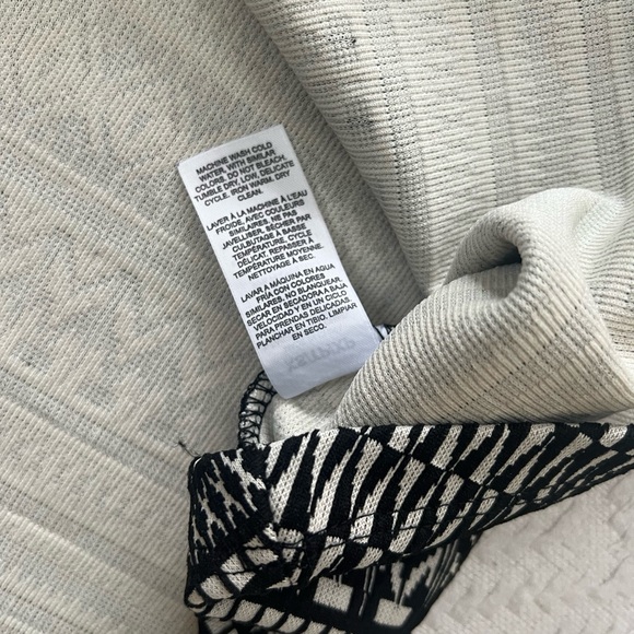 NWOT Dynamite High Waist Skirt - Picture 4 of 4